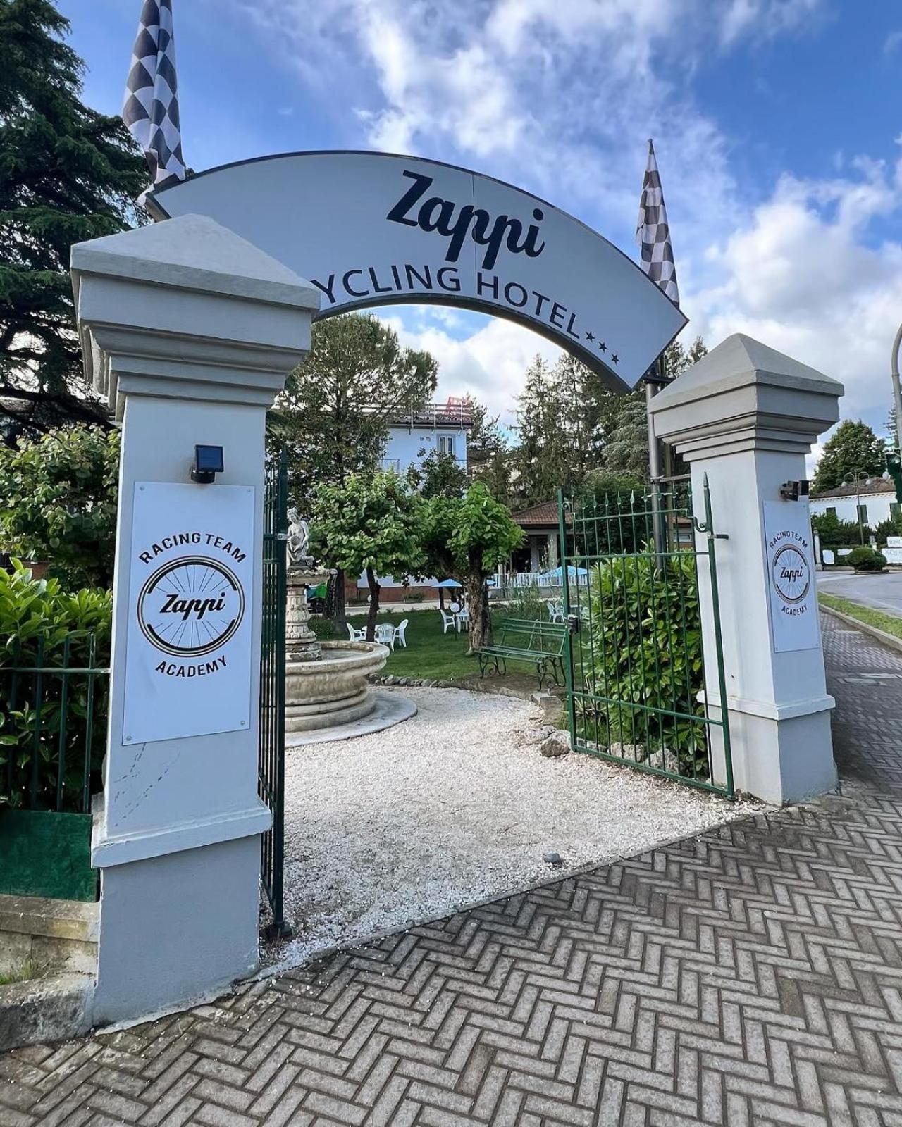 Zappi Cycling Hotel ริโอโล แตร์เม ภายนอก รูปภาพ